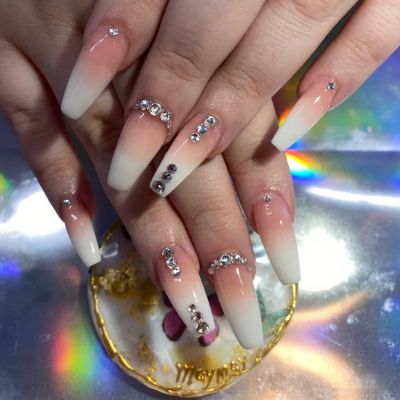 WPR Hot Sell Nude Pink Ombre Glitter Drill Gems Acrylic Nails Rhinestone Factory Low Price Press On Nails Diamond Press On Nails Design Medium Coffin Artificial Fingernails Nailart 10 Size 24 Press on Nails Kit with Nail Glue Package Custom Logo Box