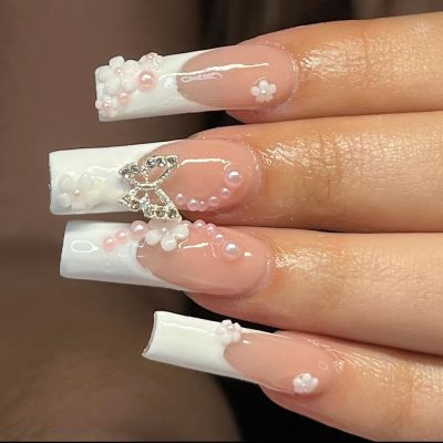 WPR New Factory Hot Sell Pink Nude White French Pearl Butterfly Flower Rhinestone Gems Chrome Glossy Coffin Press On Nails Design Short Almond Luxury Artificial Fingernails Nailart 10 Size 24 Press on Nails Kit with Nail Glue Package Custom Logo Box